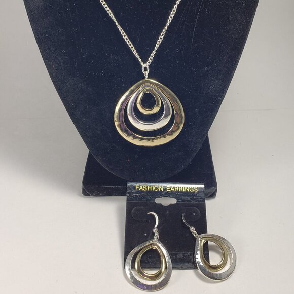 Dual-Tone Teardrop Pendant Necklace & Earrings Set – Women's Fashion Jewelry - Picture 4 of 7